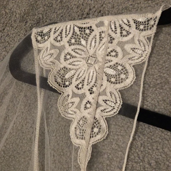 White Bridal Sheer Robe - Picture 2 of 4